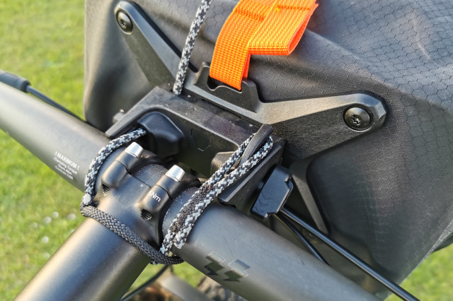 2021_Ortlieb_HandlebarpackQR_mount.jpg