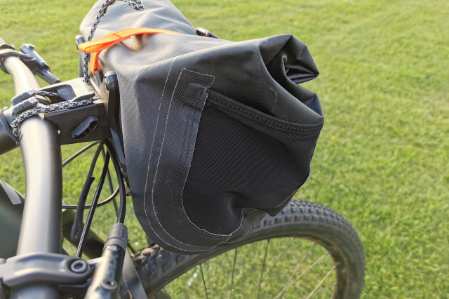 2021_Ortlieb_HandlebarpackQR_side.jpg