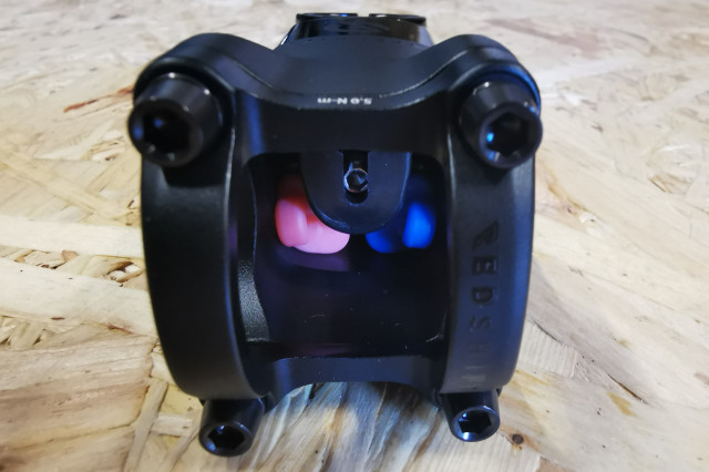 2021_Redshift_ShockStop_Pro_front.jpg