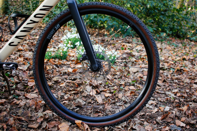 2022 Canyon Grail AL 7 eTap Rival-wheeljpg