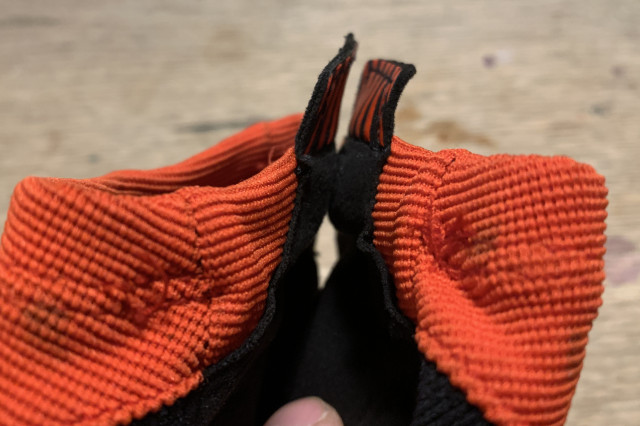 2022 Decathlon ST 500 gloves - clips.jpg
