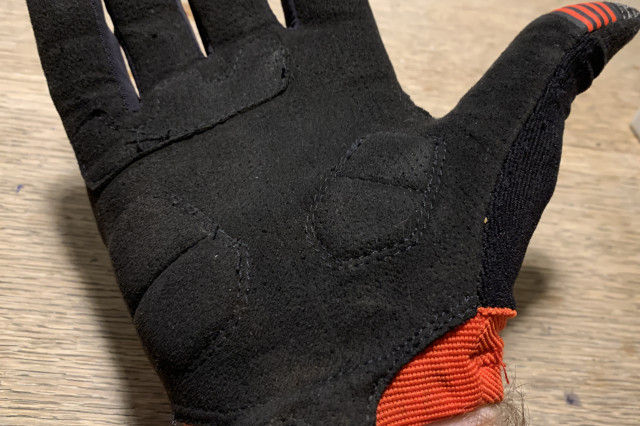 2022 Decathlon ST 500 gloves - palm.jpg