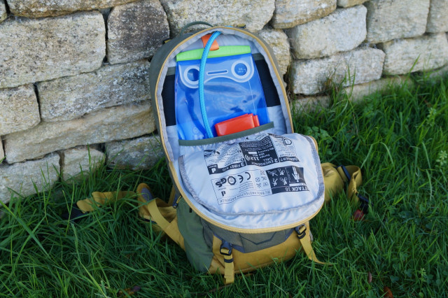2022 Deuter Attack 16 bladder.jpeg
