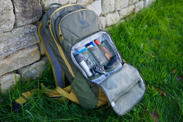2022 Deuter Attack 16 organisation pockets.jpeg