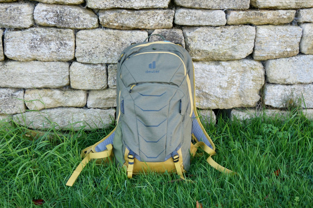 2022 Deuter Attack 16 rear 2 .jpeg