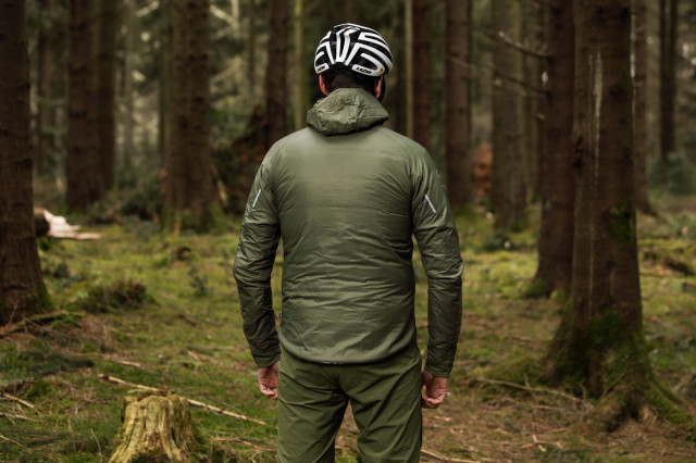 2022 Endura GV500 Insulated Jacket Back.jpg