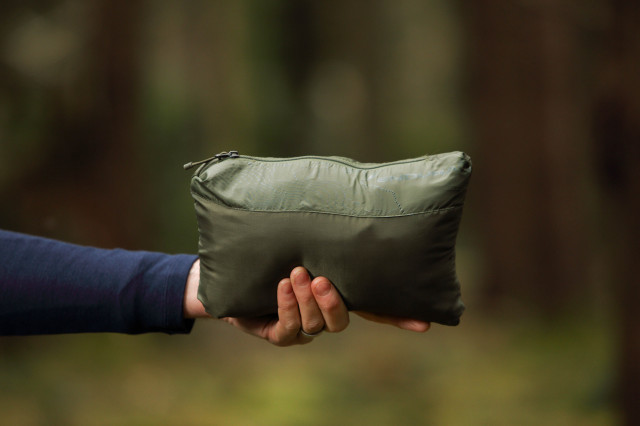 2022 Endura GV500 Insulated Jacket Stuffed.jpg