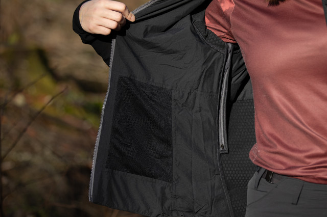 2022 Endura MT500 Freezing Point Jacket 002.jpg