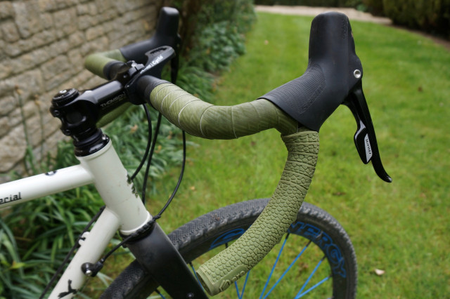 2022 Ere Tenaci Handlebar Cover  side.jpeg