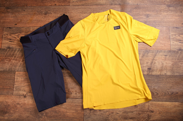 2022 Gore fernflow shorts and trail kpr jersey 5ct.jpg