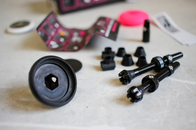 2022 Muc-off Stealth Tubeless Tag Holder-4.jpg