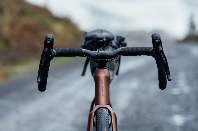 2022 Orbea Terra Hydro bar.jpg