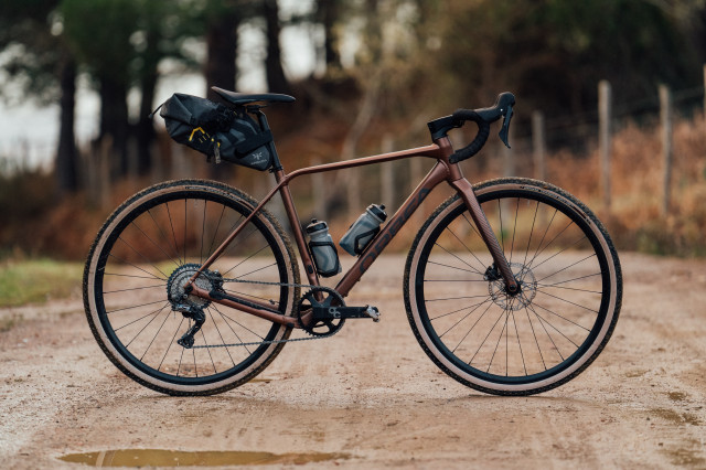 2022 Orbea Terra Hydro hero 2.jpg