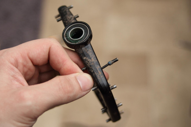 2022 PNW Loam pedal pin unscrew.jpg