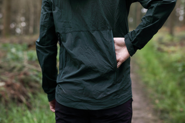 2022 Pnw Lander jacket rear pocket.jpg