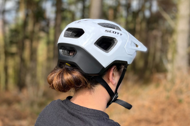 2022 Scott Argo MTB helmet Rhian Atherton 007.jpg