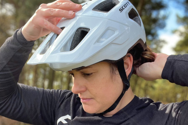 2022 Scott Argo MTB helmet Rhian Atherton 011.jpg