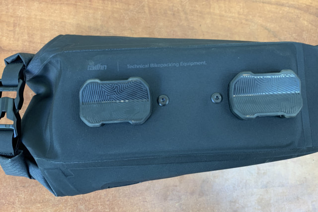 2022 Tailfin V-Mount Pack frame pads.jpg