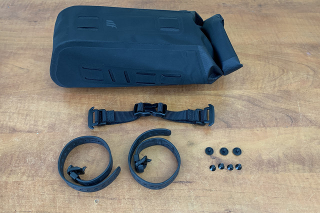 2022 Tailfin V-Mount Pack parts.jpg