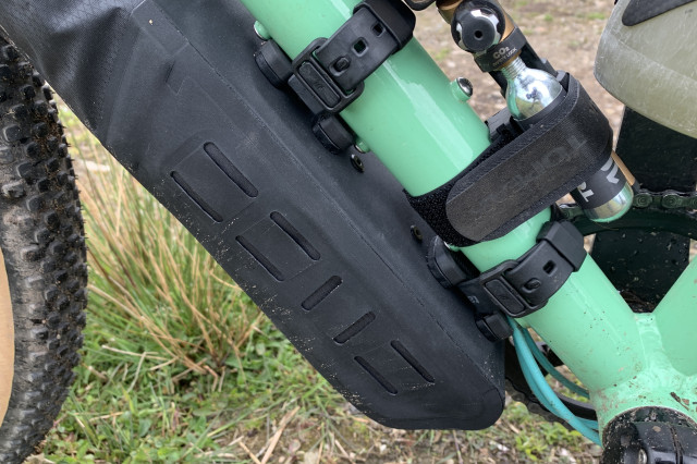 2022 Tailfin V-Mount Pack straps.jpg