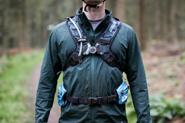 2022 USWE Shred 16 daypack harness.jpg