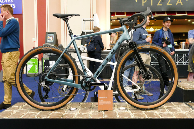 2022 VITUS SUBSTANCE CRX-1 HT ally pally.jpg