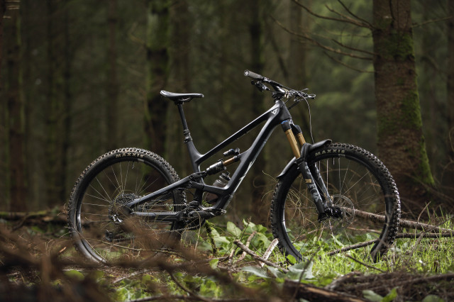 2022 YT CAPRA Core 4 hero.jpg