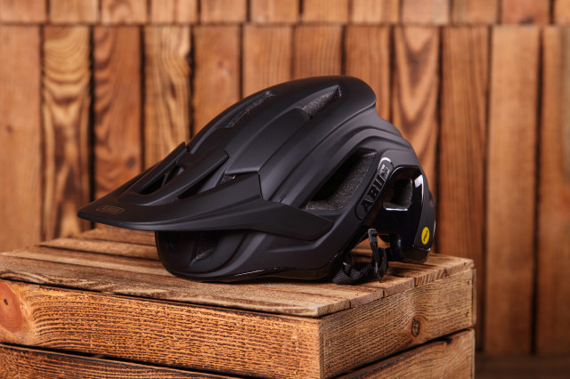 2022 abus cliffhanger 5ct.jpg