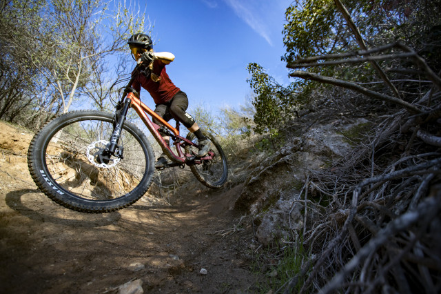 2022 canyon SPECTRAL 125 AL riding.jpg