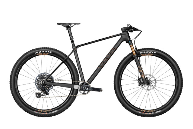2022 canyon exceed cf slx 9.jpg