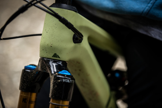 2022 canyon torque mullet head tube.JPG