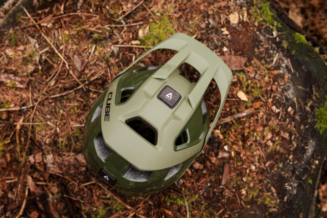 2022 cube mtb strover helmet top.jpg