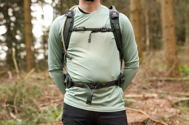 2022 deuter flyte 14 front on.jpg