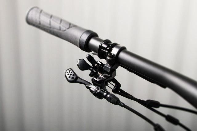 2022 dt swiss l2+l3 levers on bar.jpg