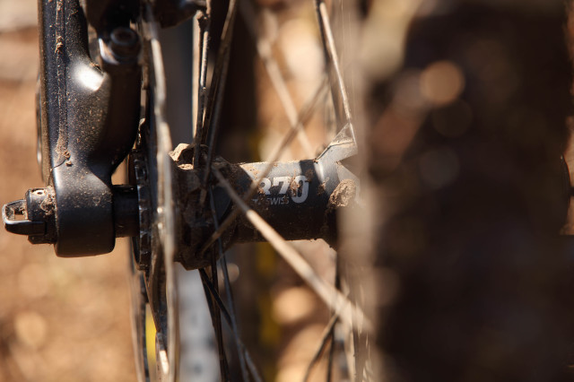 2022 dt swiss m 1900 spline 29 wheelset hub.jpg