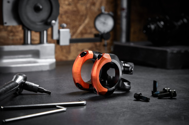 2022 e13 Plus 35 Stem orange.jpg