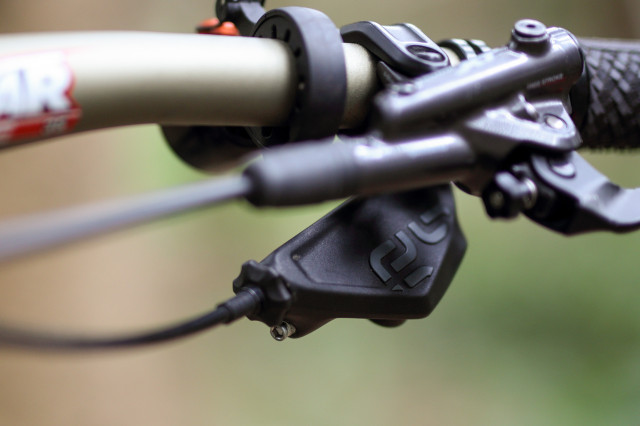 2022 ethirteen vario infinite dropper post lever body.jpg