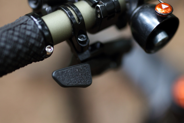 2022 ethirteen vario infinite dropper post lever grip.jpg