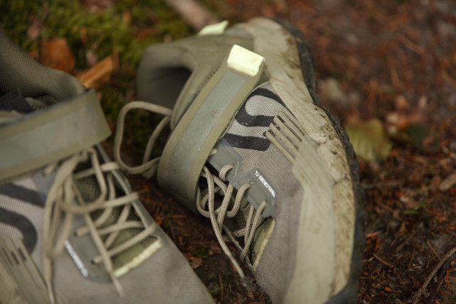 2022 five ten trailcross clip in side.jpg