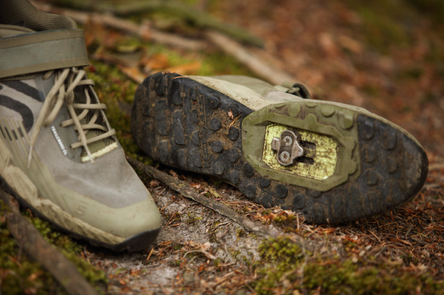 2022 five ten trailcross clip in sole.jpg
