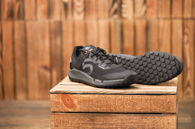 2022 five ten trailcross flat 5ct.jpg