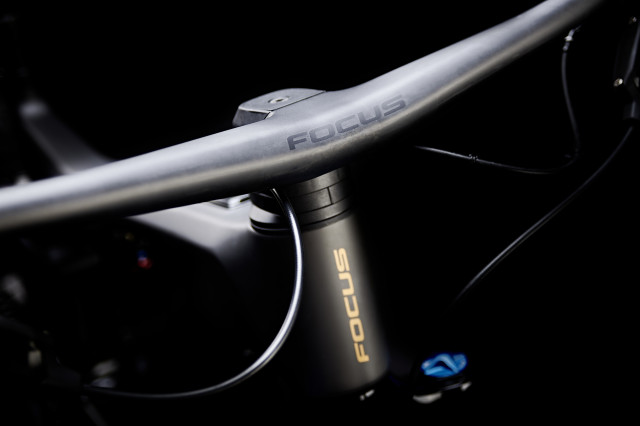 2022 focus jam2 SL bar headtube.jpg