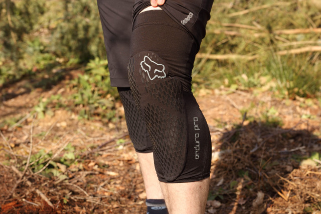2022 fox enduro pro knee guard length.jpg
