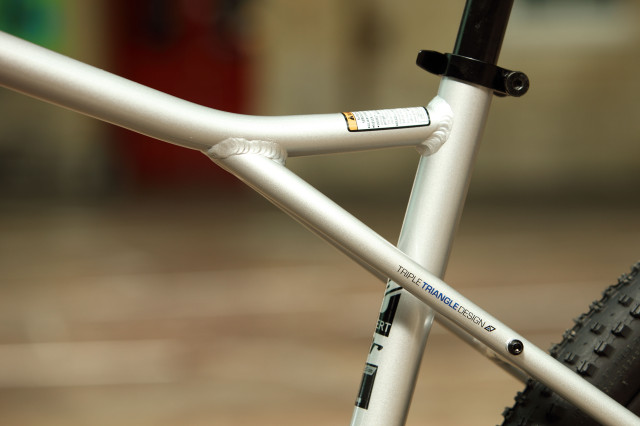 2022 gt aggressor expert seattube.jpg