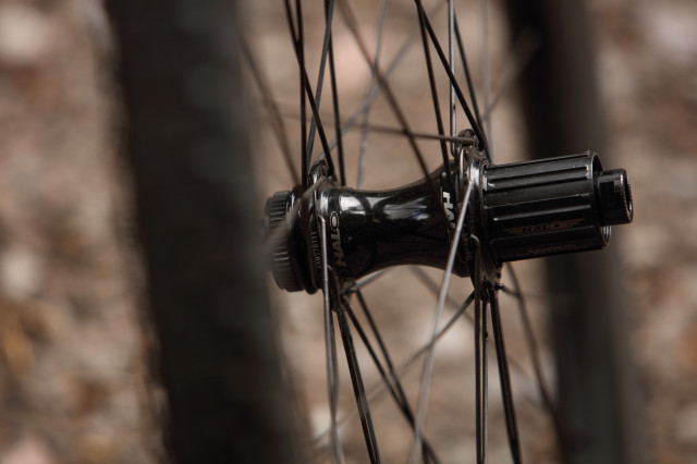 2022 halo carboura wheels rear hub.jpg