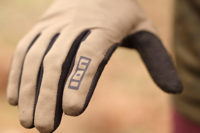 2022 ion logo glove logo.jpg
