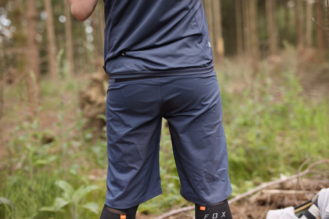 2022 ion mtb shorts logo rear.jpg