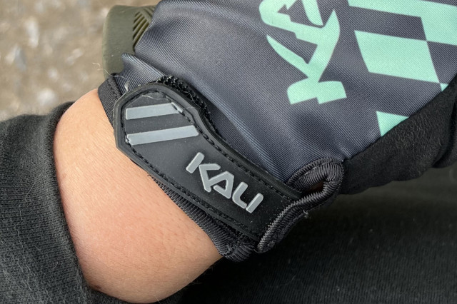 2022 kali protectives laguna glove cuff.jpg
