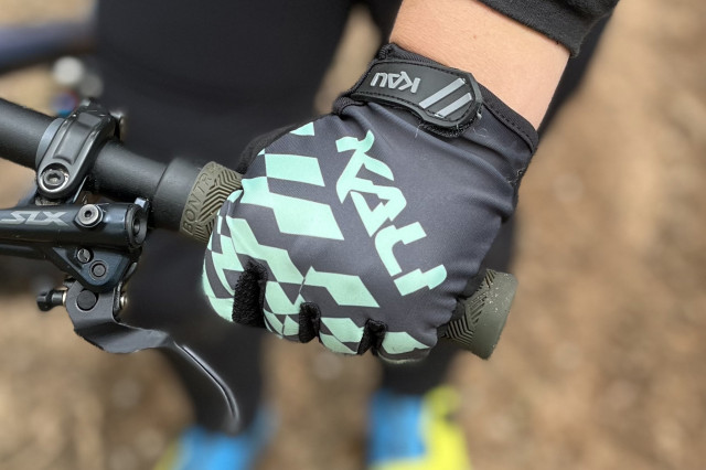 2022 kali protectives laguna glove on bar.jpg