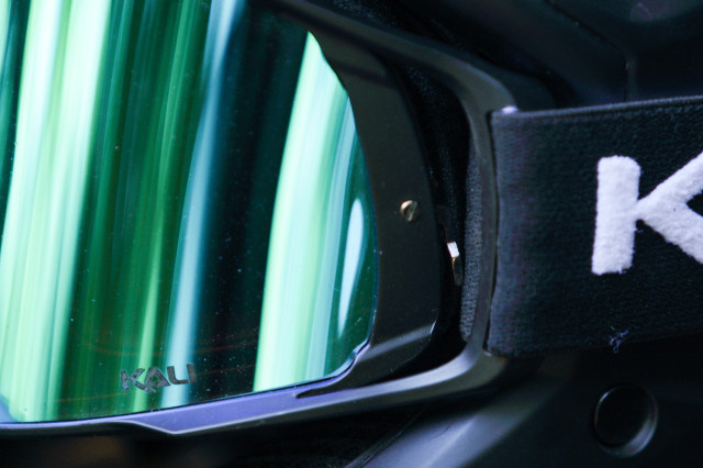 2022 kali protectives trinity goggle lever.jpg